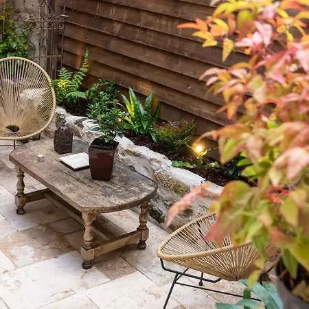 Le Baldaquin / Les Romantiques Апартаменты *