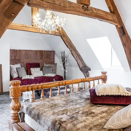 Le Baldaquin / Les Romantiques Апартаменты *