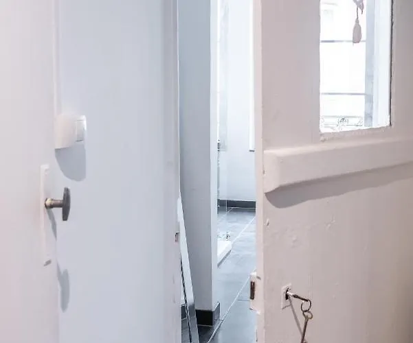 Le Baldaquin / Les Romantiques