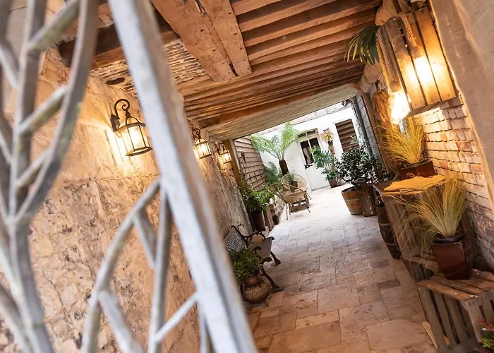 Le Baldaquin / Les Romantiques Апартаменты *