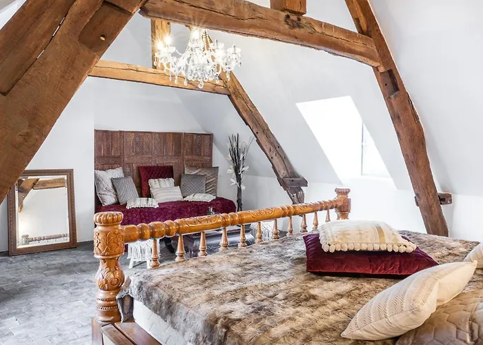 Le Baldaquin / Les Romantiques Апартаменты *